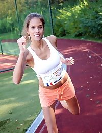 Fast running hottie